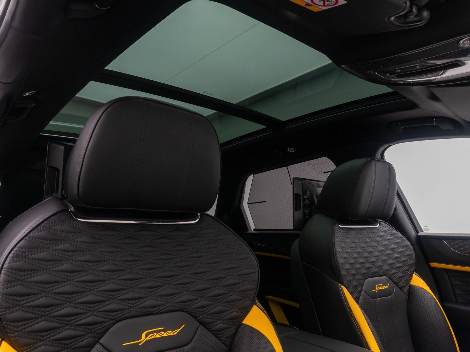 Fahrzeugabbildung Bentley Bentayga 4.0 V8 Speed Individual Carbon MegaVoll