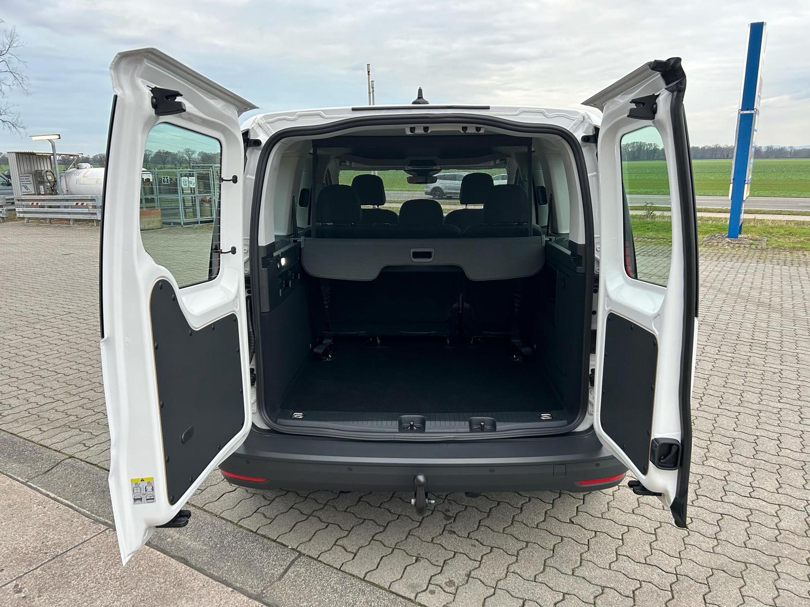 Volkswagen Caddy Kombi 1.5 TSI DSG / AHK App-Connect