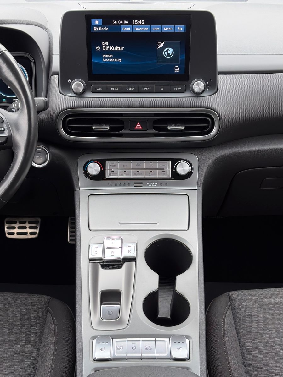 Fahrzeugabbildung Hyundai KONA E Select PDC CAM ACC SHZ LHZ CarPlay Navi