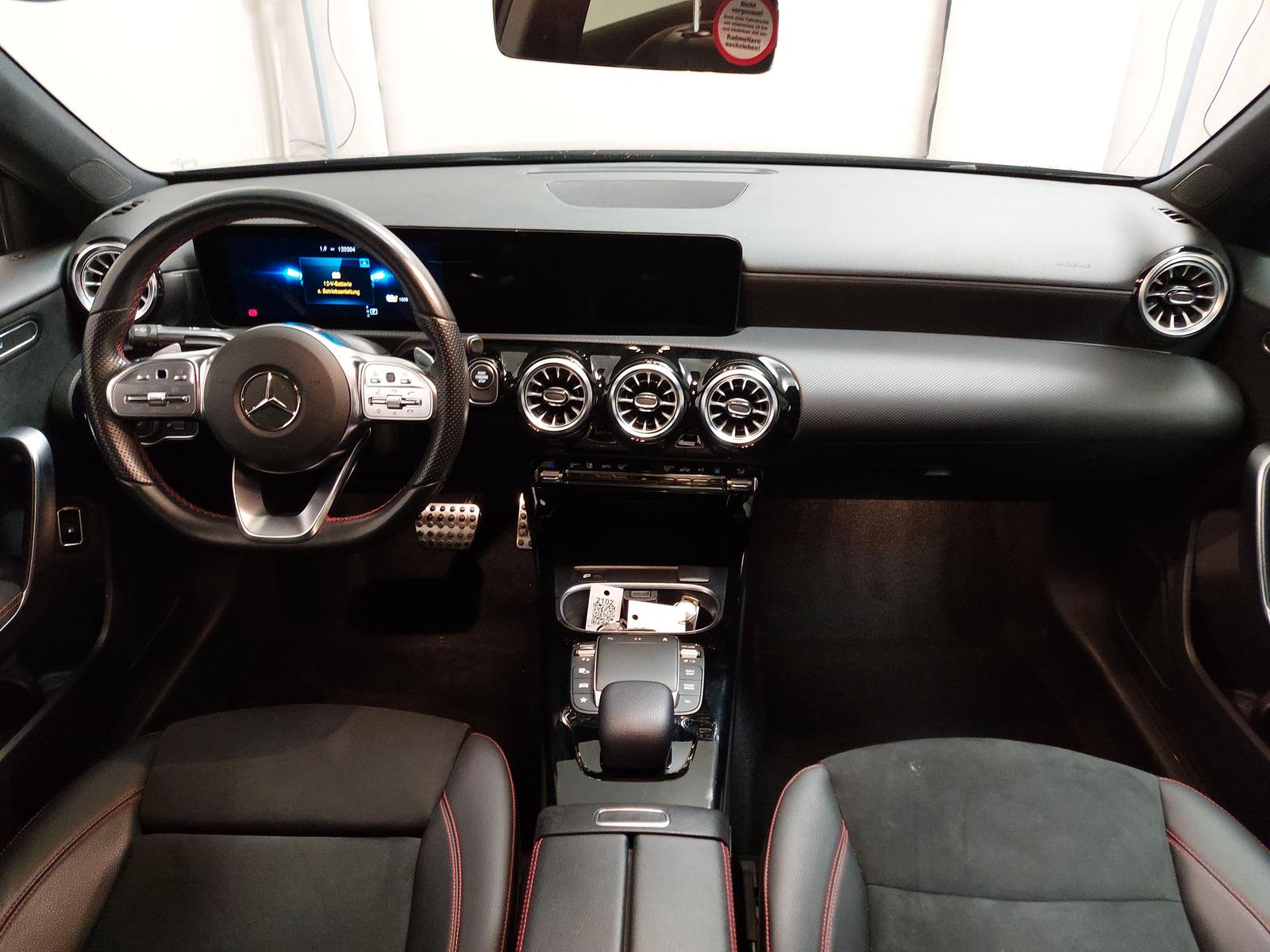 Mercedes-Benz A 250 e AMG Line T-Leder Navi LED