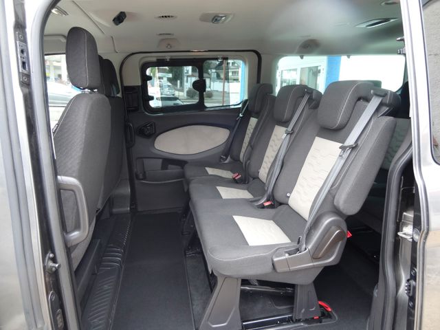 Fahrzeugabbildung Ford Tourneo Custom 300 L2/Titanium/9-Sitzer/AHK/Kam/