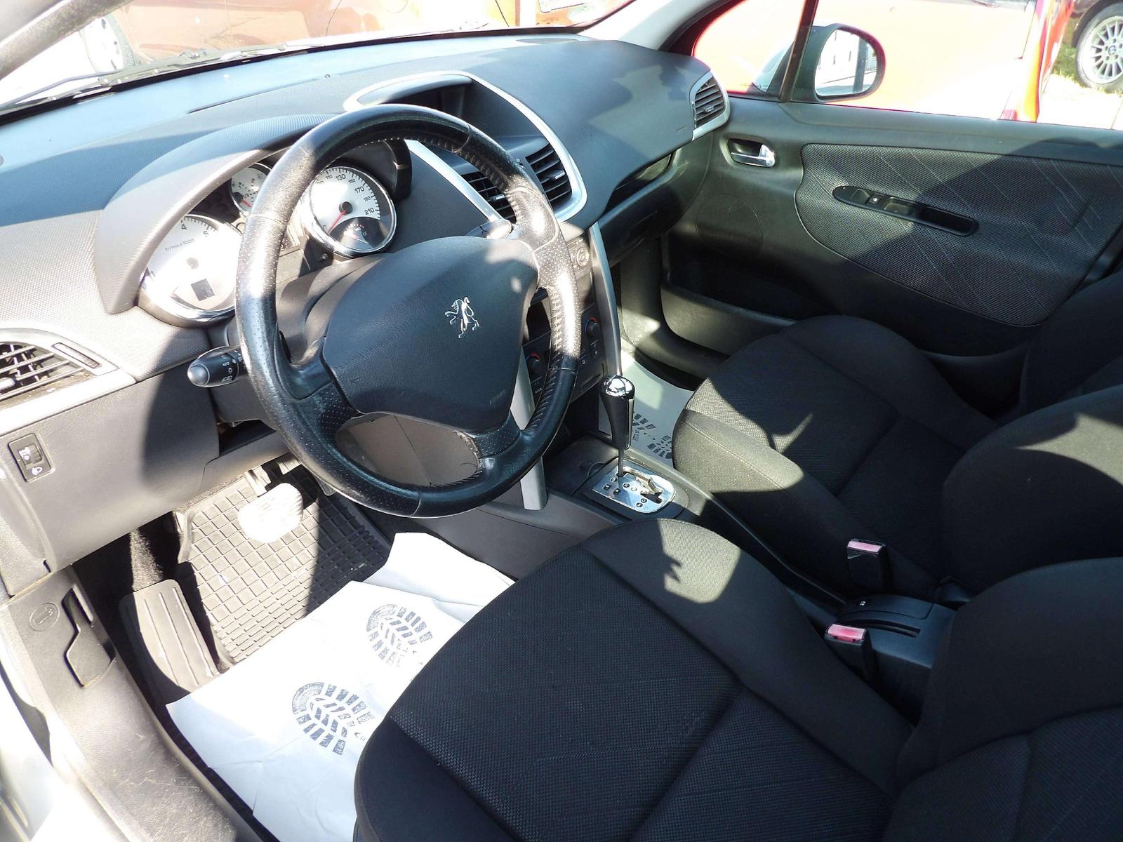 Peugeot 207 2008 — photo 14