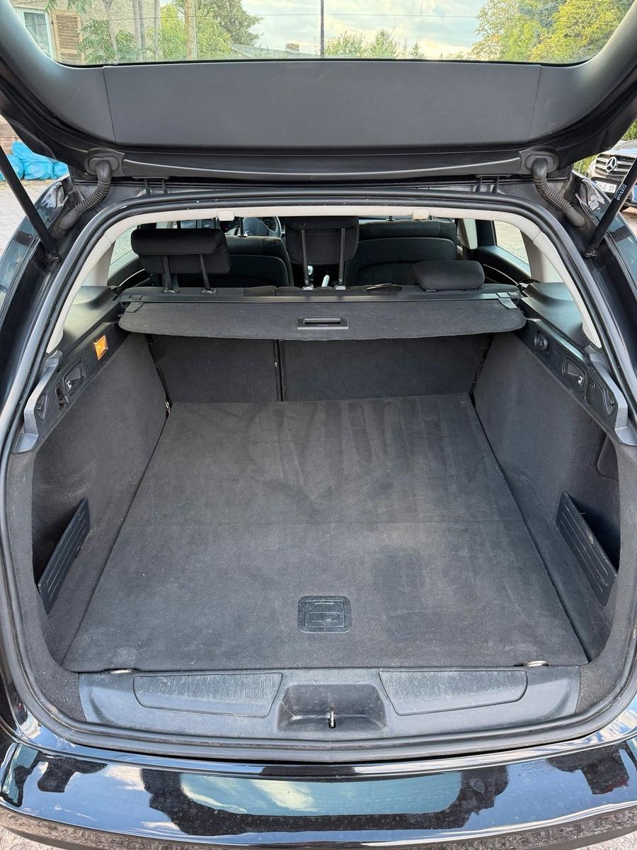 Renault Laguna 2009 — photo 8