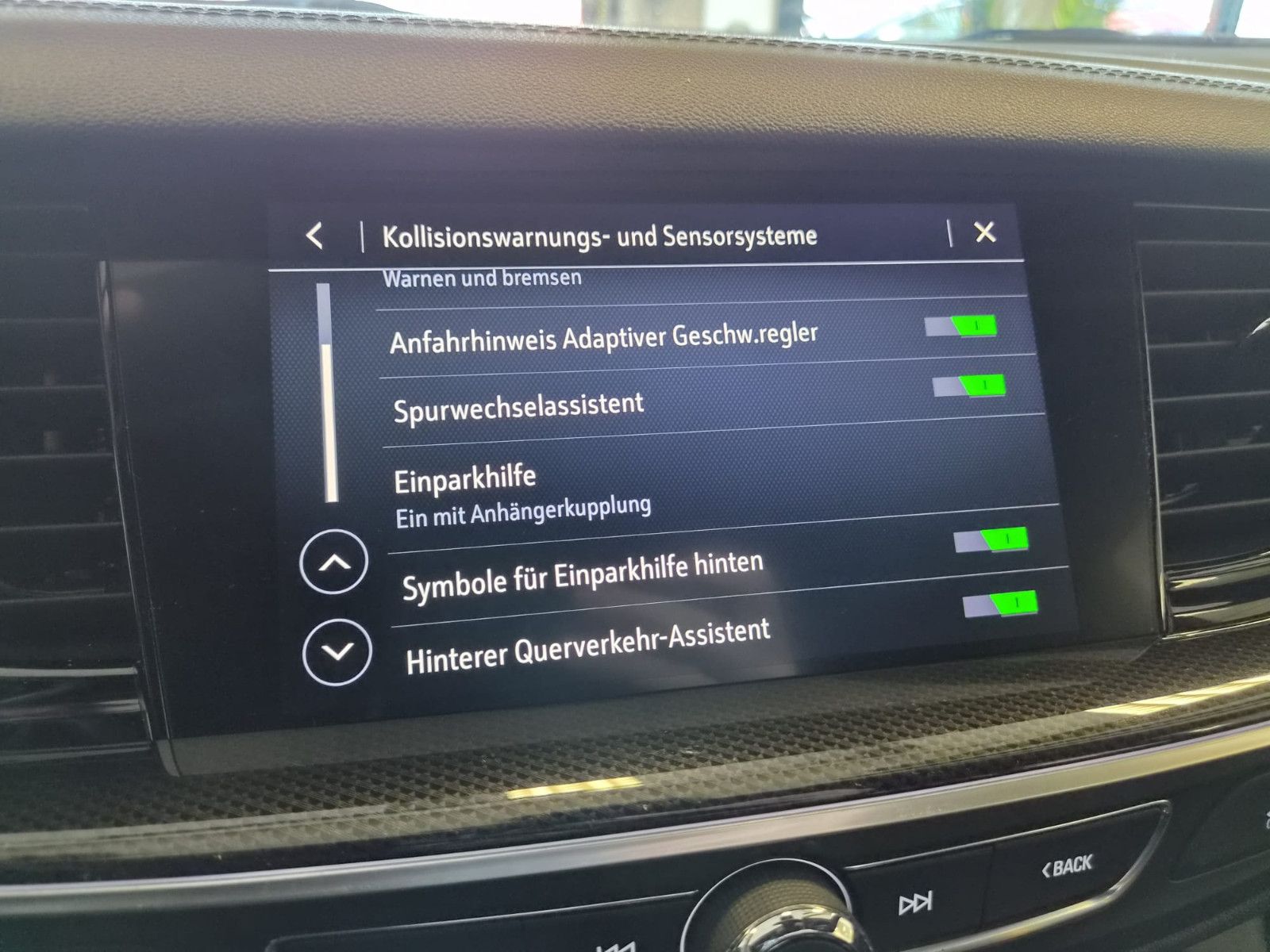 Fahrzeugabbildung Opel Insignia B Sports Tourer Elegance / ERGOSITZ /