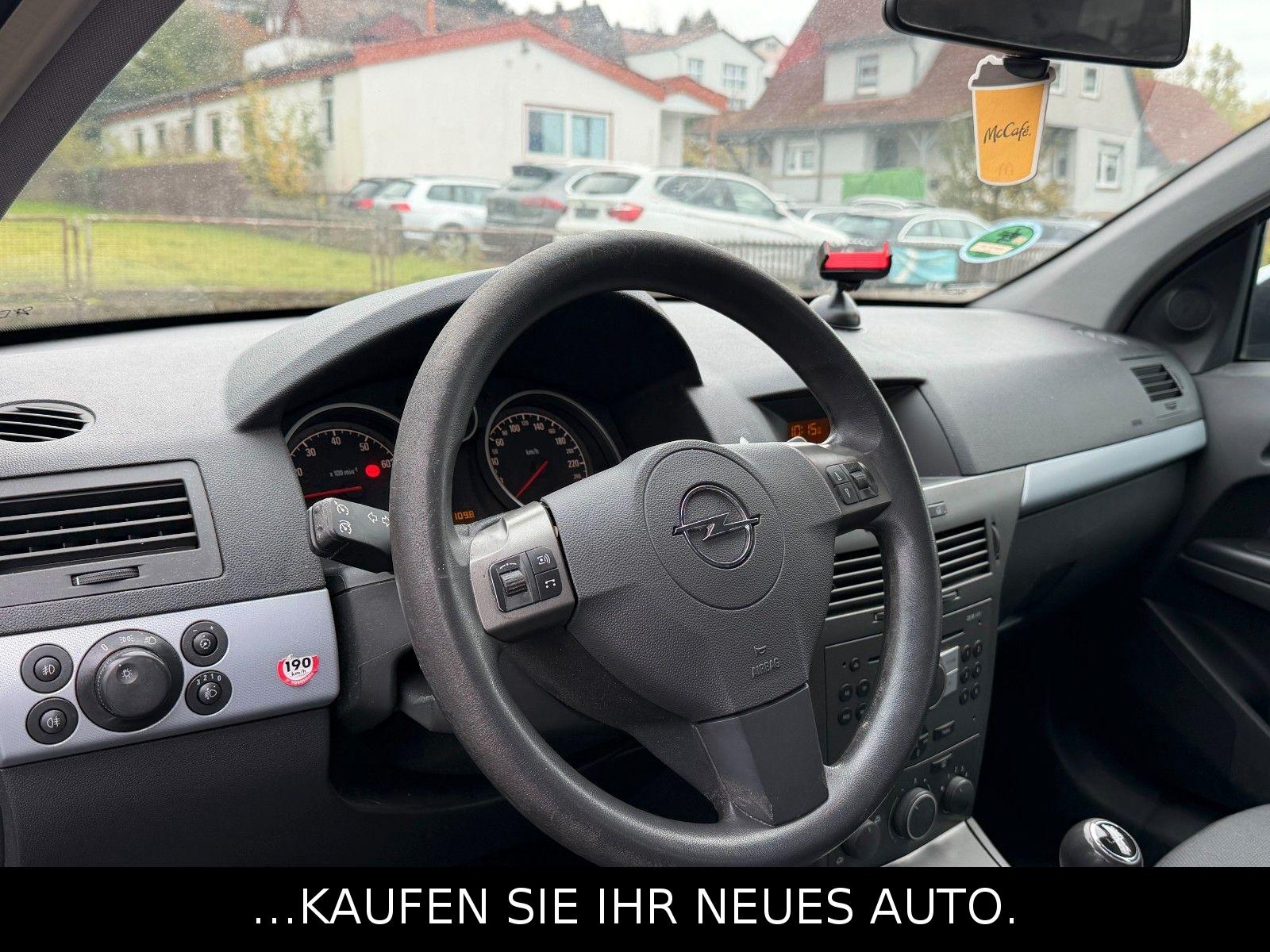 Opel Astra 2005 — photo 11