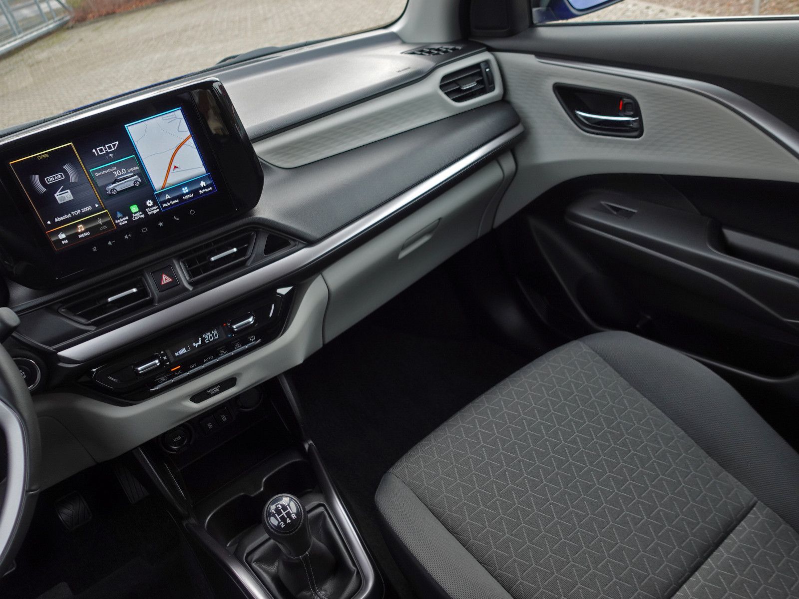 Fahrzeugabbildung Suzuki Swift 1.2 Comfort+ I.Hand Navi ACC Blind Spot