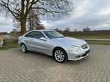 Mercedes-Benz CLK 350*Elegance*Leder*AHK*1 Hand* - scheckheftgepflegte Mercedes CLK 350