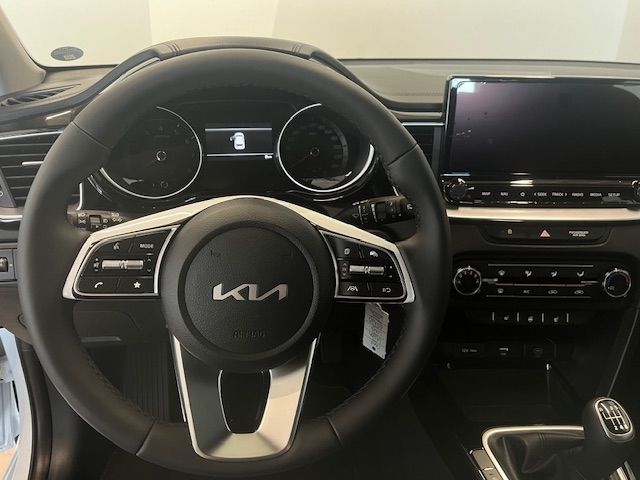 Fahrzeugabbildung Kia Ceed Vision 1.0 T-GDI,  Lane Assist, Navi, SHZ,