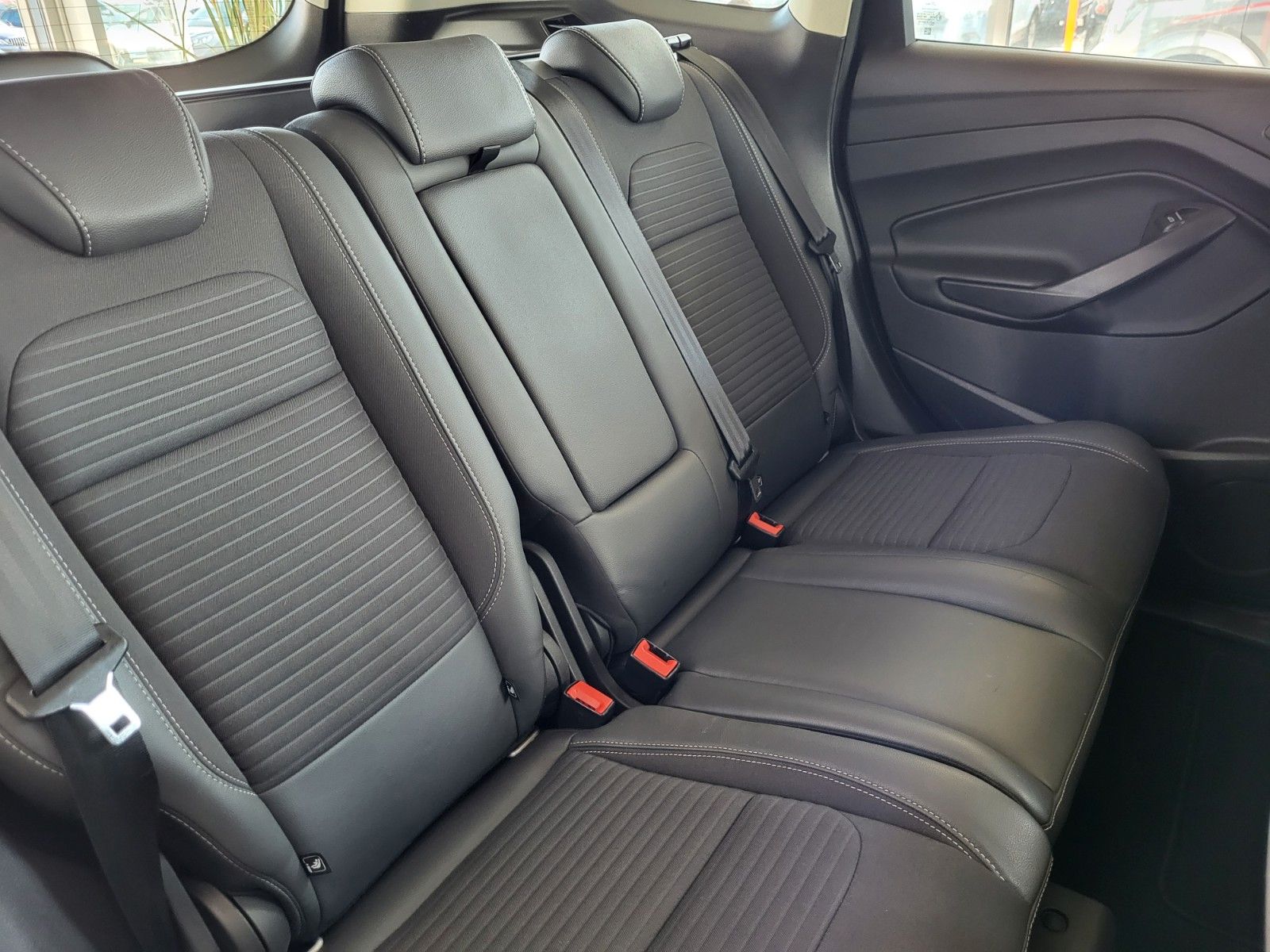 Fahrzeugabbildung Ford Kuga Titanium Autom., AHK abnehmbar, Winter-P.