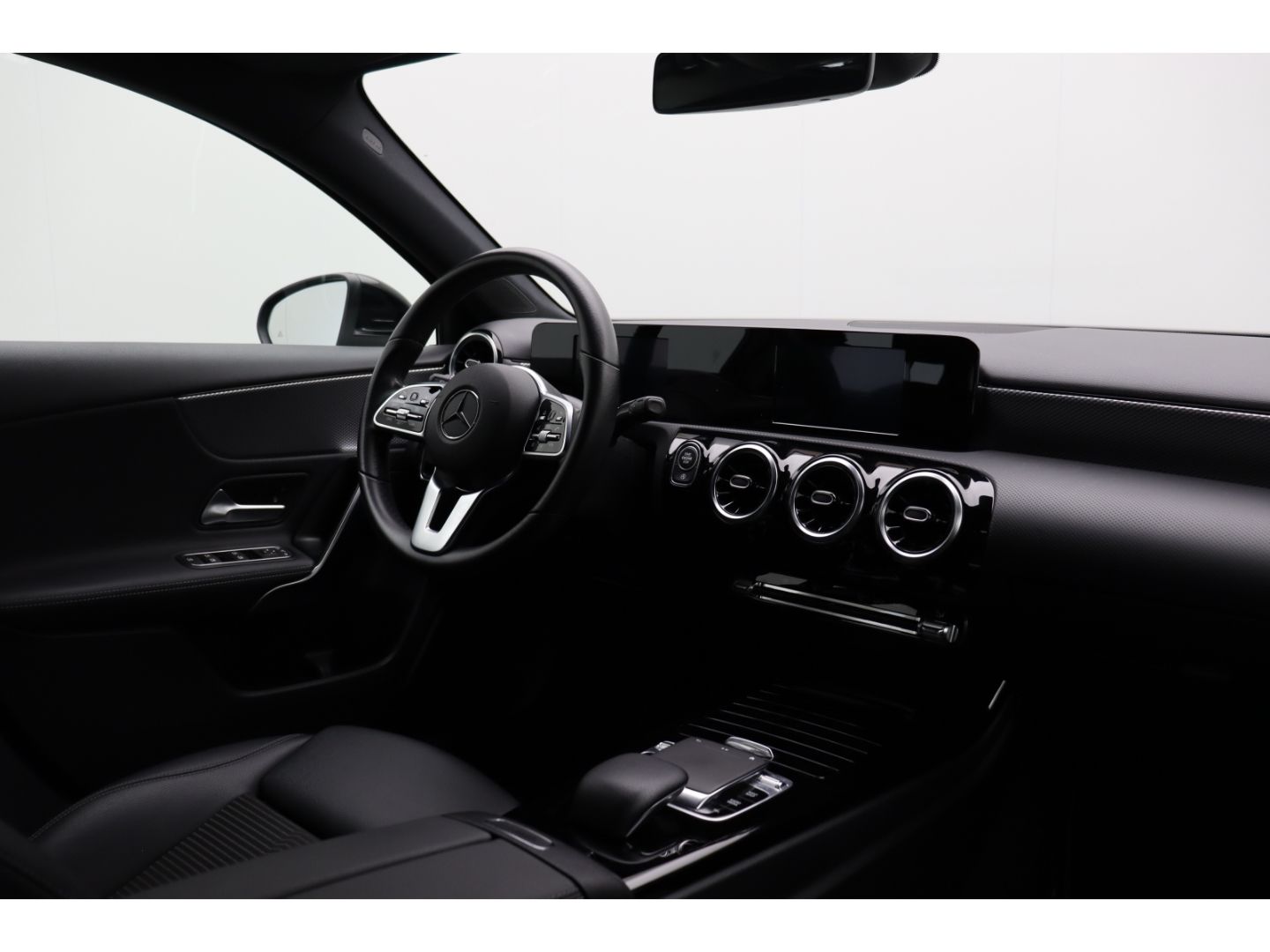 Fahrzeugabbildung Mercedes-Benz A 200 LED SHZ Kamera Navigation Digitales Cockpi