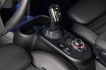 MINI COOPER SE Classic Trim Black Pak DriveAssist RFK