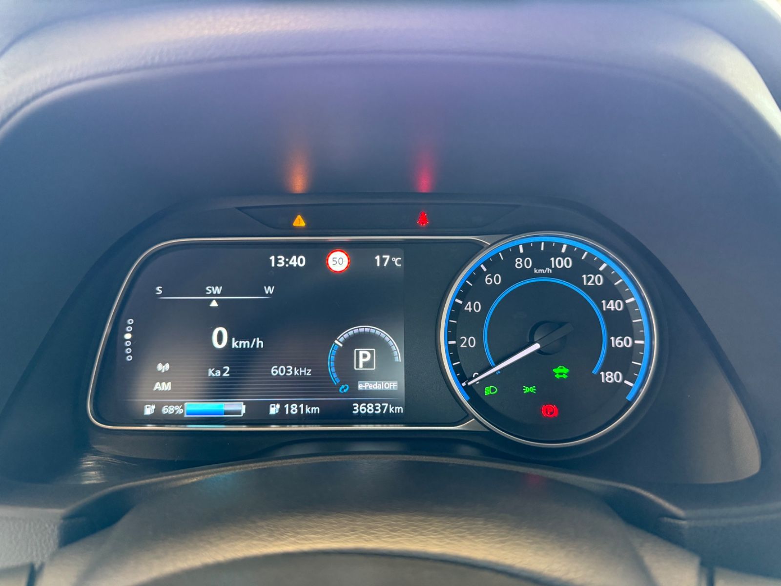 Fahrzeugabbildung Nissan Leaf Tekna Winter-Paket 2-Farb-Lackierung BOSE