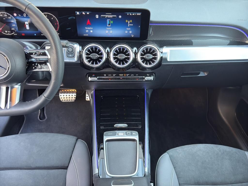 Fahrzeugabbildung Mercedes-Benz GLB 200 d AMG*Night*Multibeam*Sitzh*AHK*PDC*360°