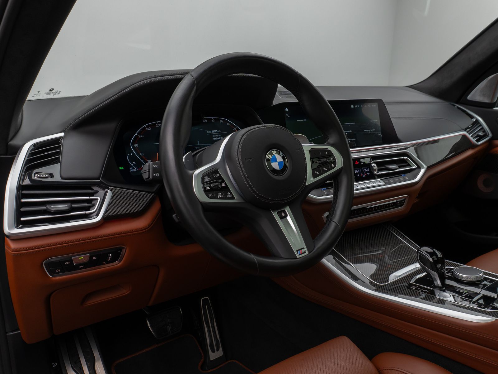 Fahrzeugabbildung BMW X5 xD40d M Sport 360°Panorama Laser HUD B&W AHK