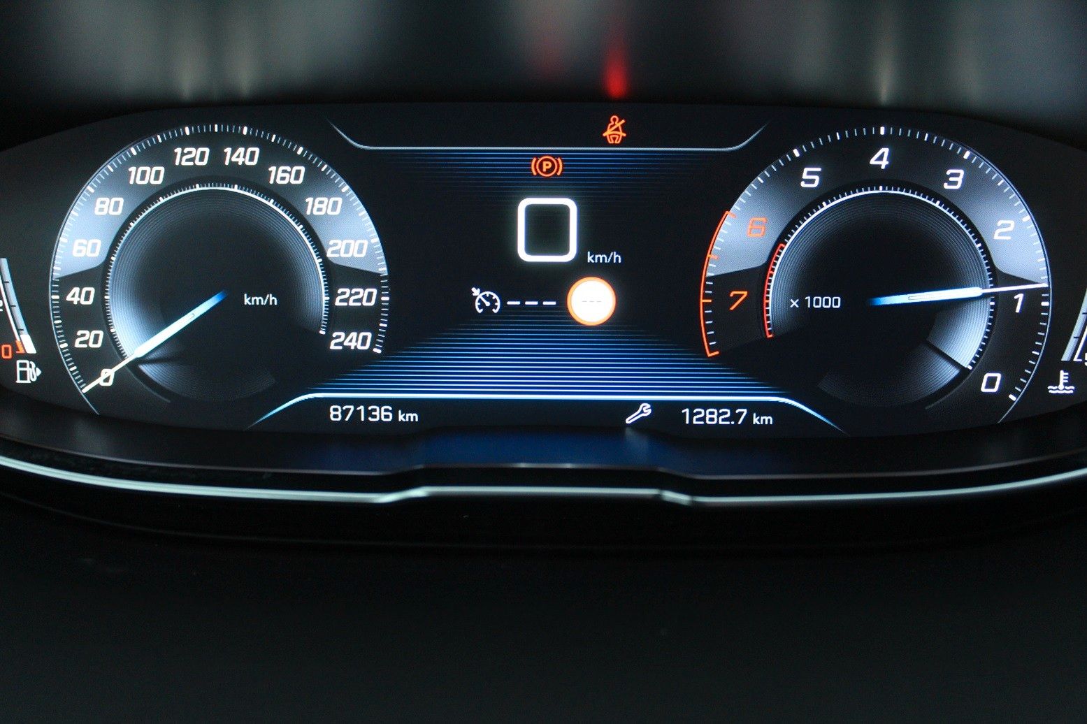 Fahrzeugabbildung Peugeot 5008 Allure 1.2T NAVI/PDC/T-LEDER/TEMPOMAT