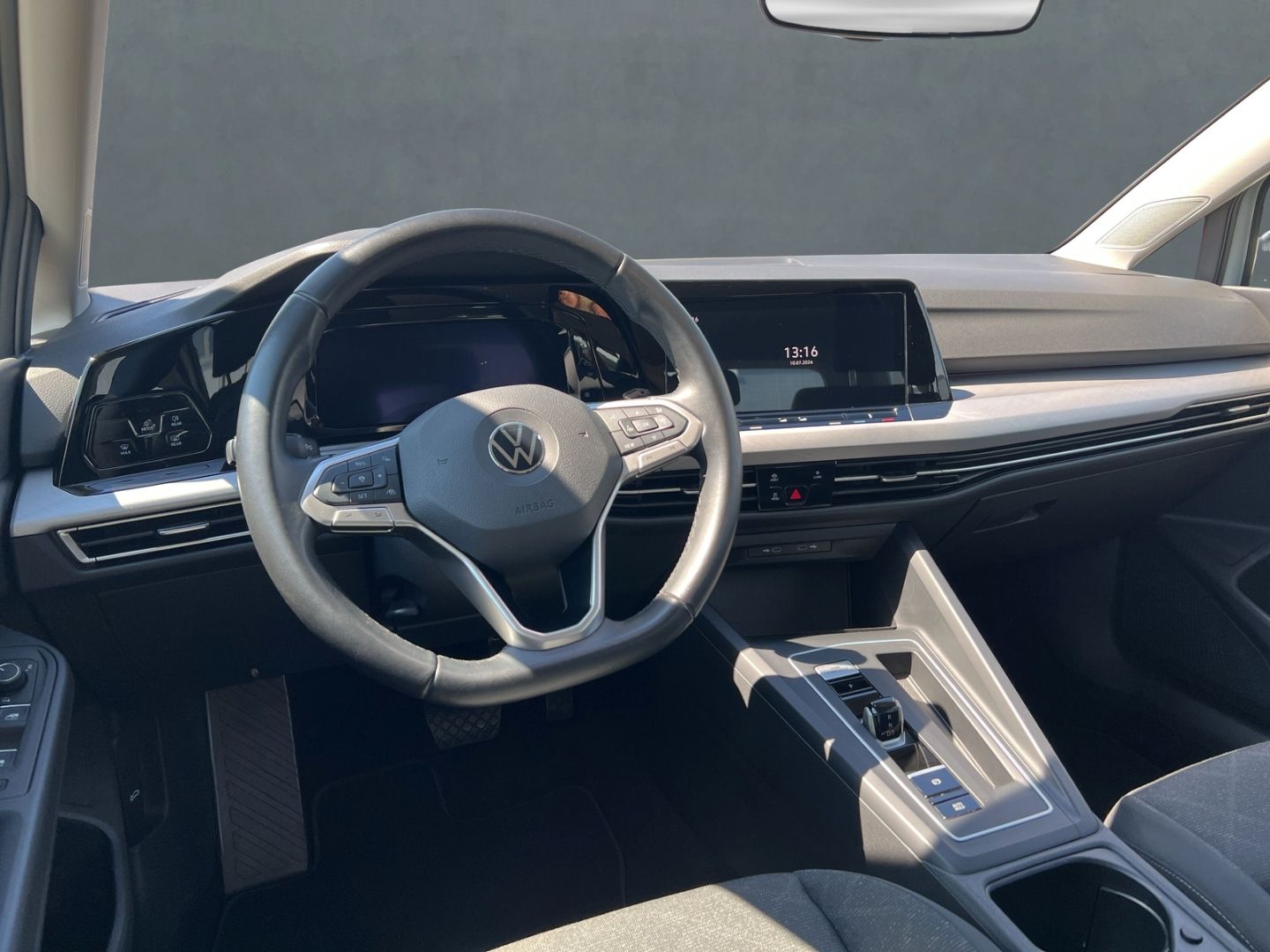 Golf VIII 2.0 TDI Life (EURO 6d) AHK-klappbar Na