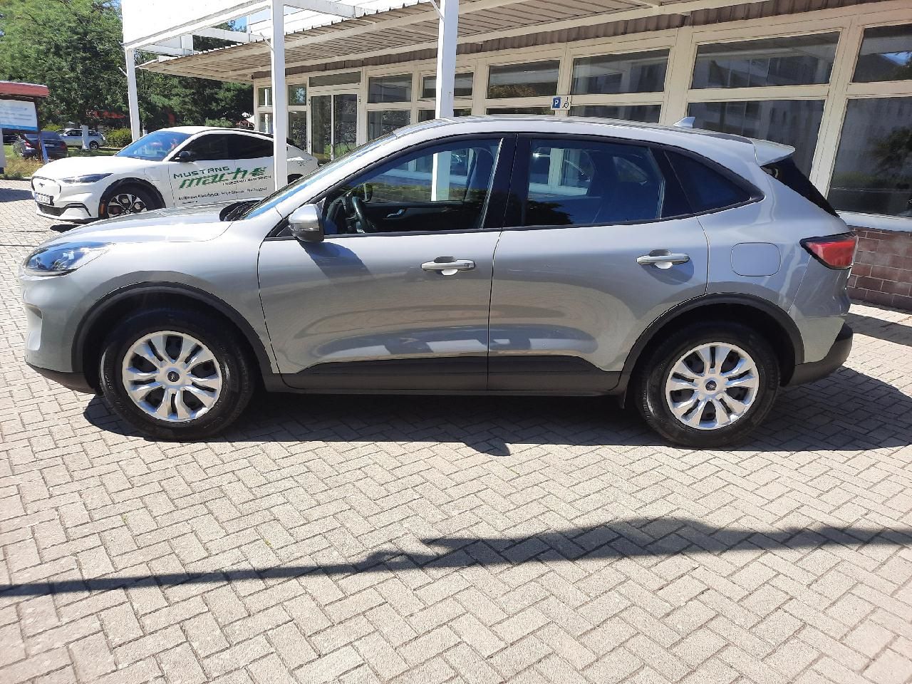 Fahrzeugabbildung Ford Kuga Cool & Connect