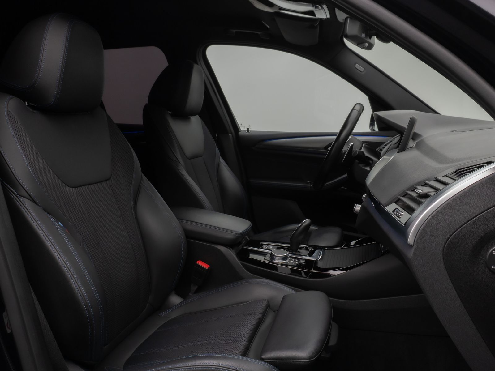 Fahrzeugabbildung BMW X3 xD20d M Sport Kamera HUD DAB H/K AHK Komfort