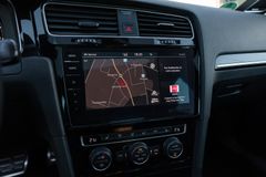 Fahrzeugabbildung Volkswagen Golf VII Lim. R 4Motion*top*8-fach bereift*