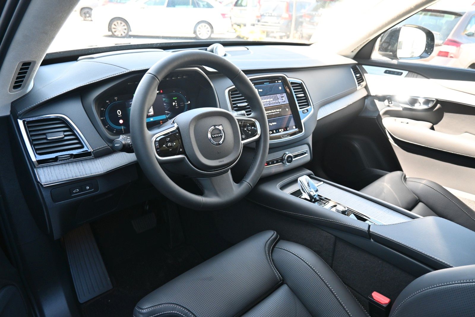 Fahrzeugabbildung Volvo XC90 T8 Recharge AWD Ultra Dark*LUFT*B&W*Massage