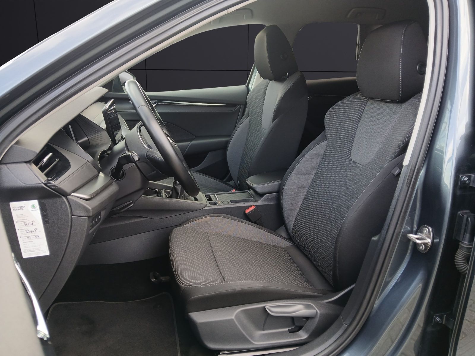 Fahrzeugabbildung SKODA Octavia Combi TSI Ambition LED Navi PDC SH LM