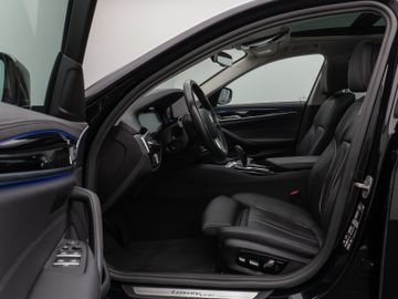 Fahrzeugabbildung BMW 530d xDr Tour AHK Pano ACC HUD Komfortsitz
