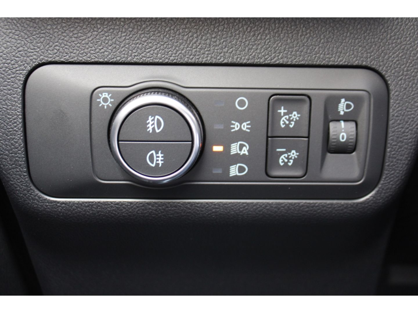 FORD Kuga 1,5 EcoBoost Titanium ACC LED 360 Gr. Navi - Image 14
