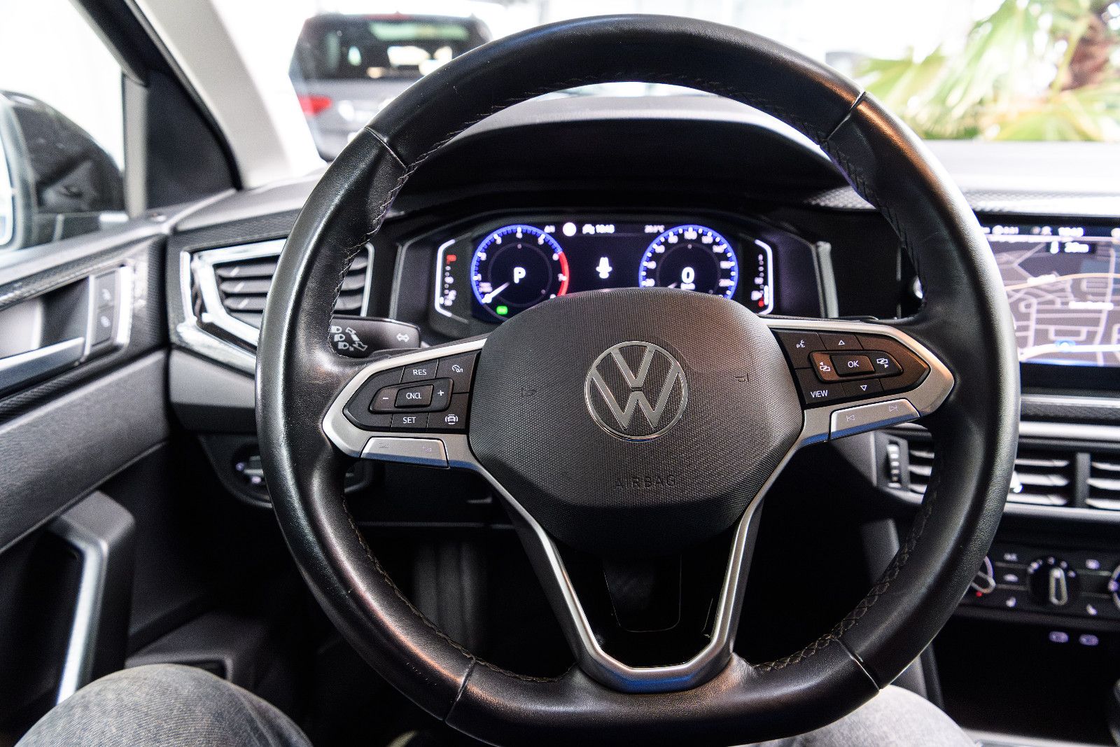 Fahrzeugabbildung Volkswagen Polo VI Life+LED+SHZ+NAVI+GJR+KEYLESS+DAB+AUTOMA
