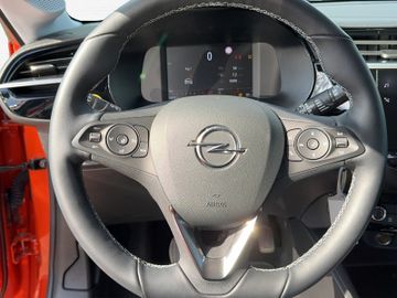 Fotografie des Opel Corsa F Elegance Kamera LED Sitz-/Lenkradheizung