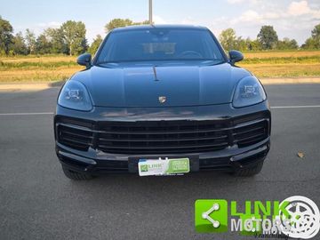 Porsche Cayenne - 2