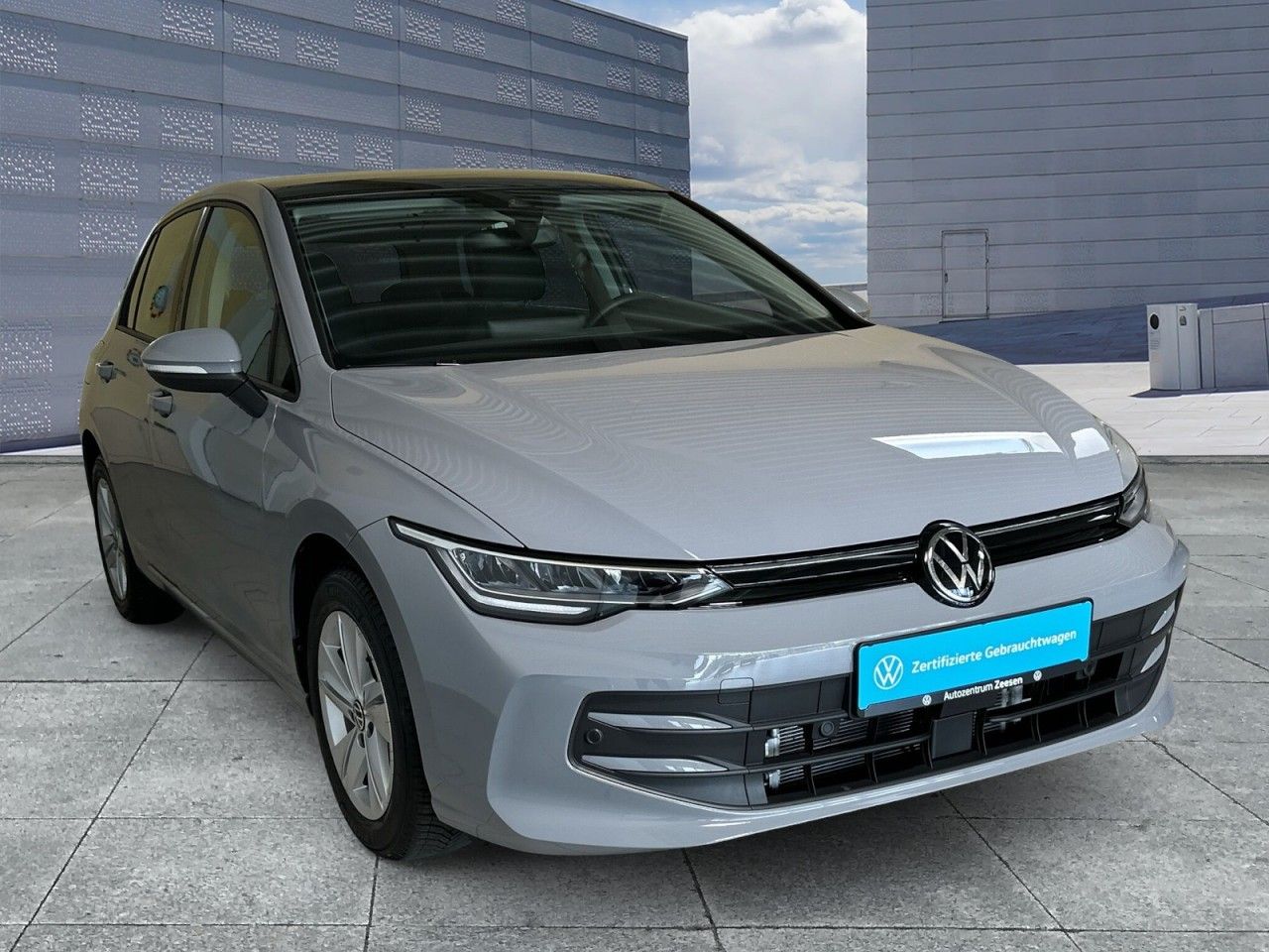 Volkswagen Golf VIII 1.5 TSI Life OPF USB DAB EPH MAL SHZ foto 2