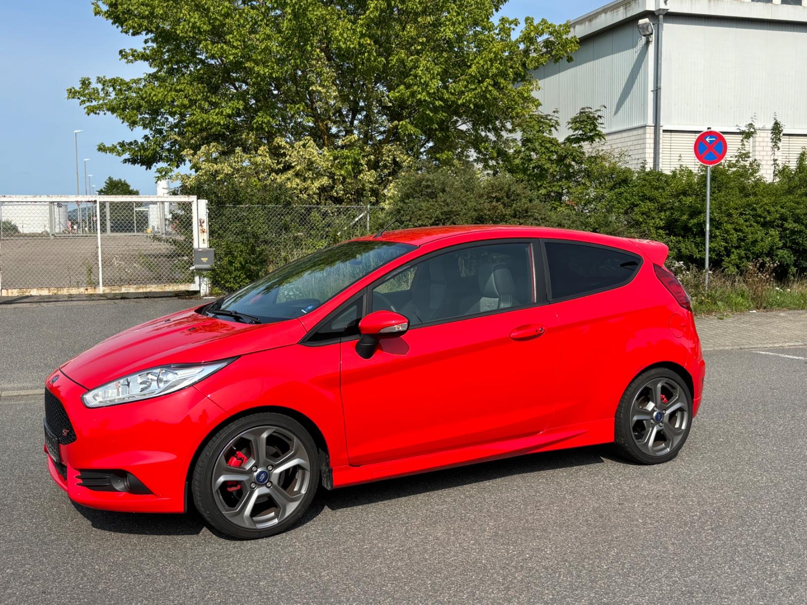 Ford Fiesta ST/1Hand/12.000km/Garagenfahrzeug/Tüv neu
