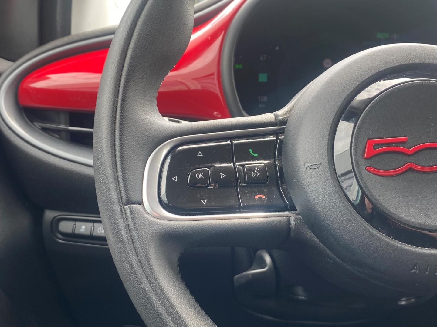 Fiat 500e e Red *Apple Car Play *Tempomat