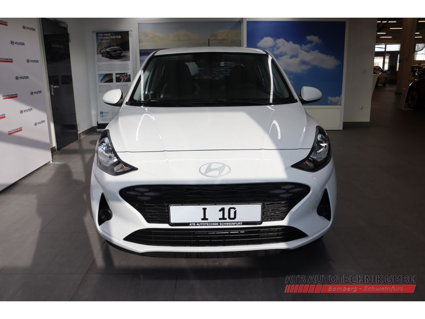 Fahrzeugabbildung Hyundai i10 Select MY25 1.0 Benzin 63 PS 5-MT 2WD Navi A