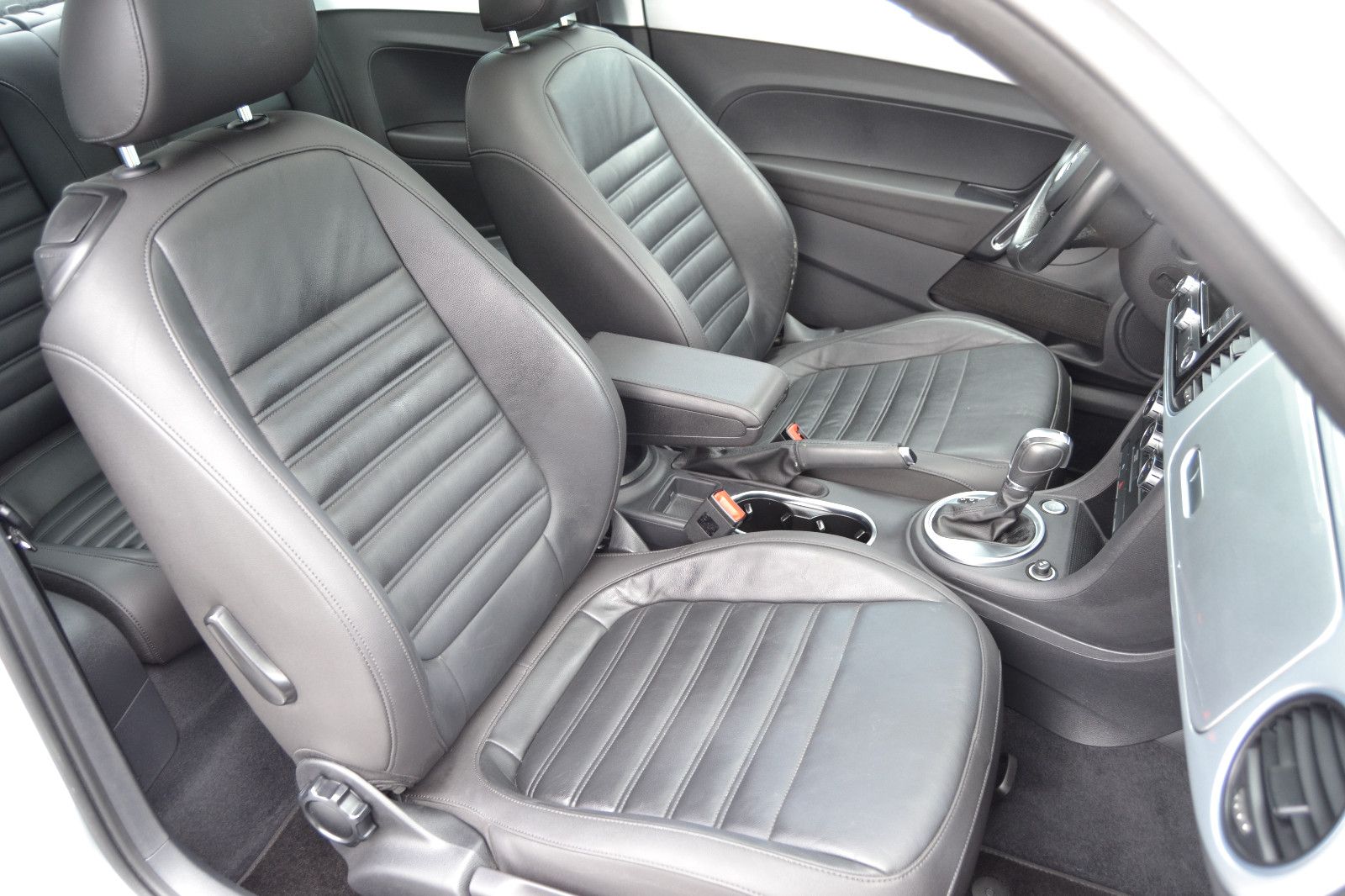 Fahrzeugabbildung Volkswagen Beetle Sport*Klima*Leder*Panoramadach*