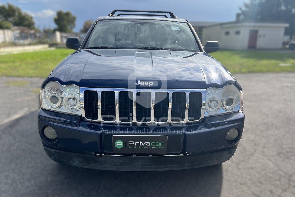 Jeep Grand Cherokee 2005 — rear view