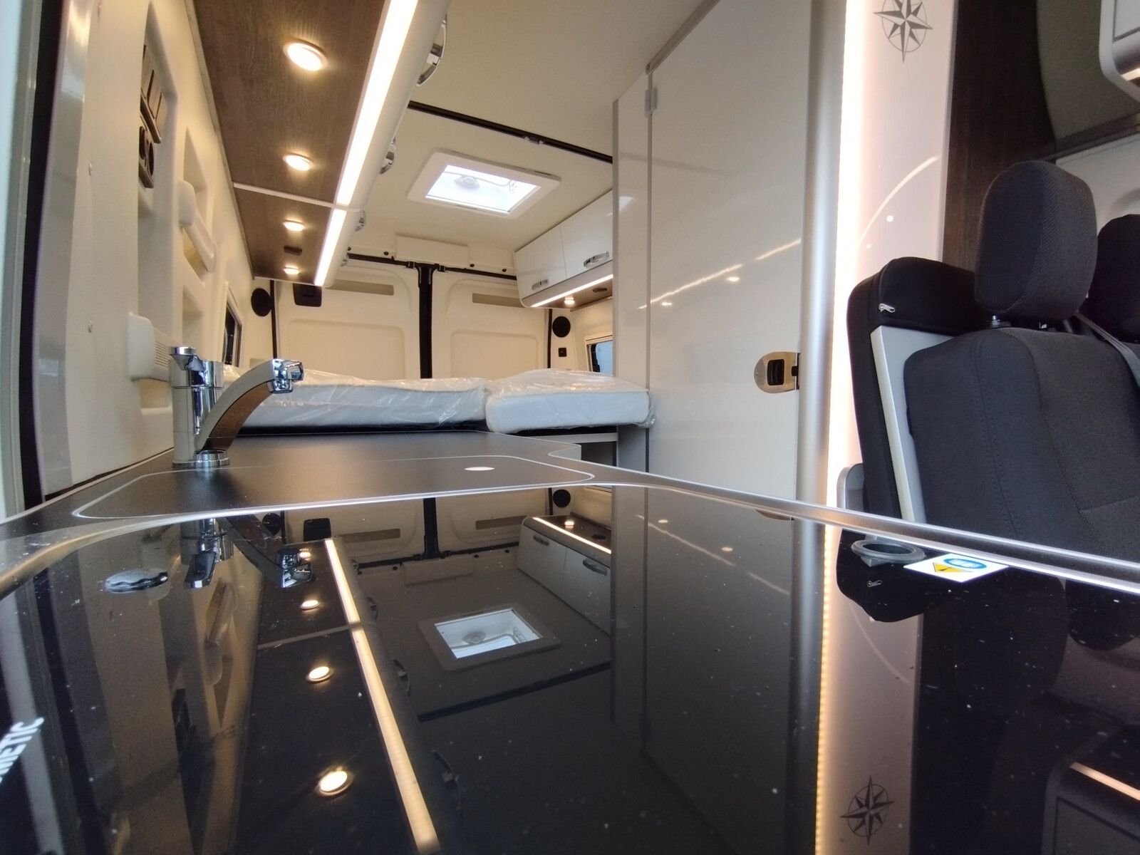 Fahrzeugabbildung Westfalia Columbus 641 E 180 PS 10795,- EUR Sondernachlass