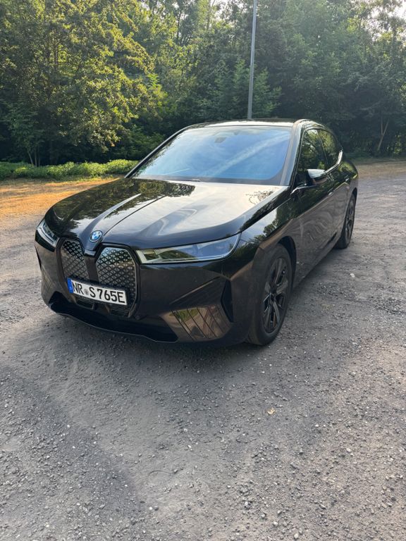 Image of BMW iX