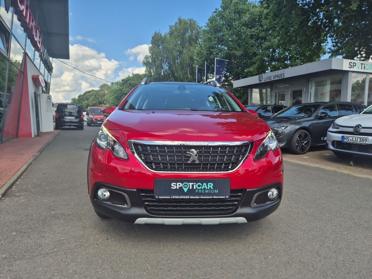 Fahrzeugabbildung Peugeot 2008 1.2 Allure PT 110 Panorama Navi CarPlay SHZ