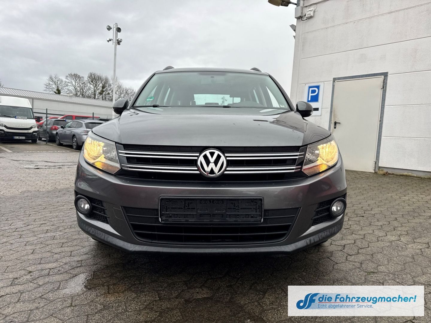 Fahrzeugabbildung Volkswagen Tiguan Trend & Fun BMT PDC Berganfahrass.*EXPORT