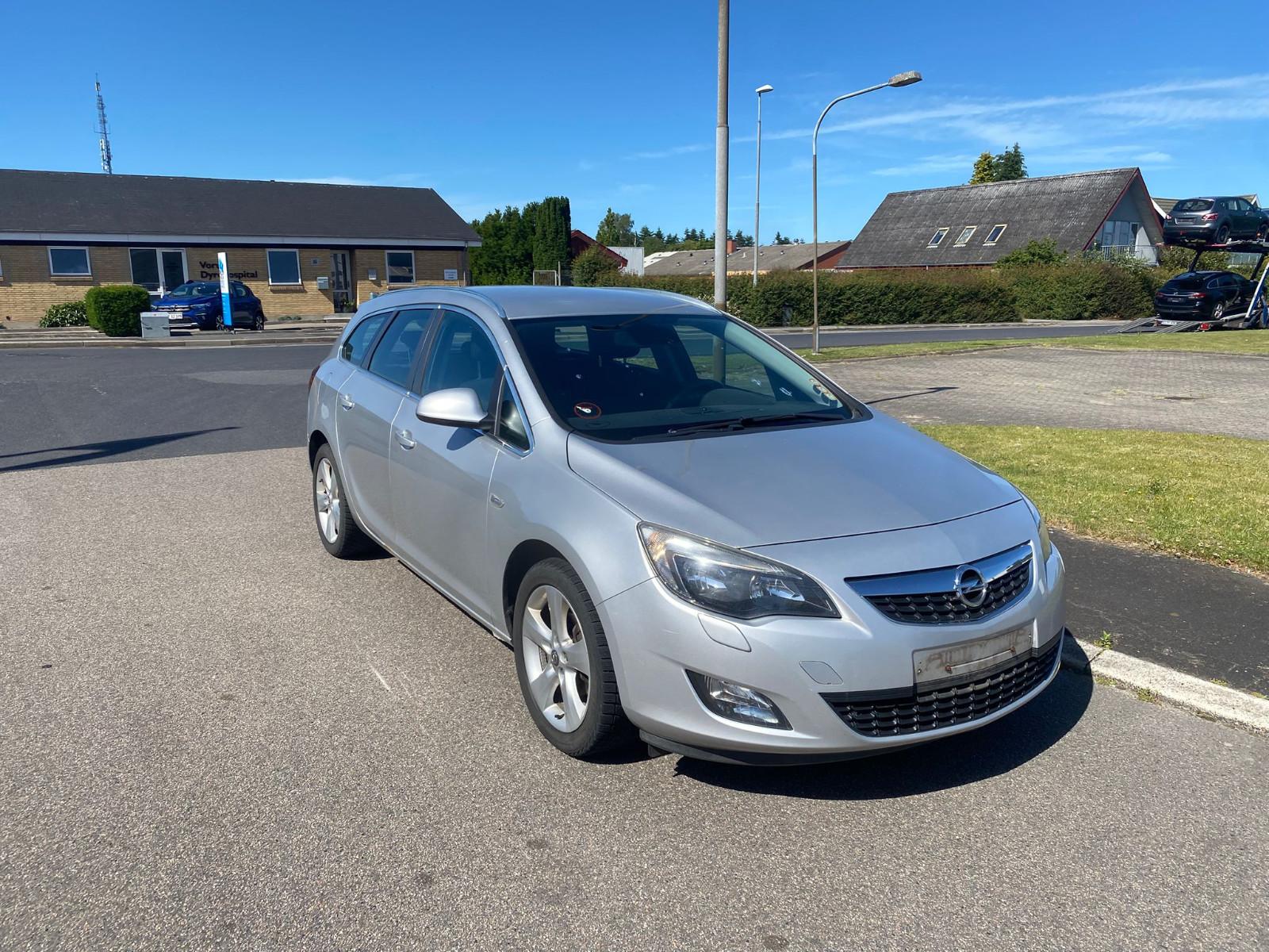 Opel Astra, 2012