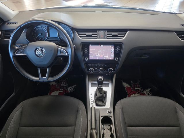 SKODA Octavia — Foto 16