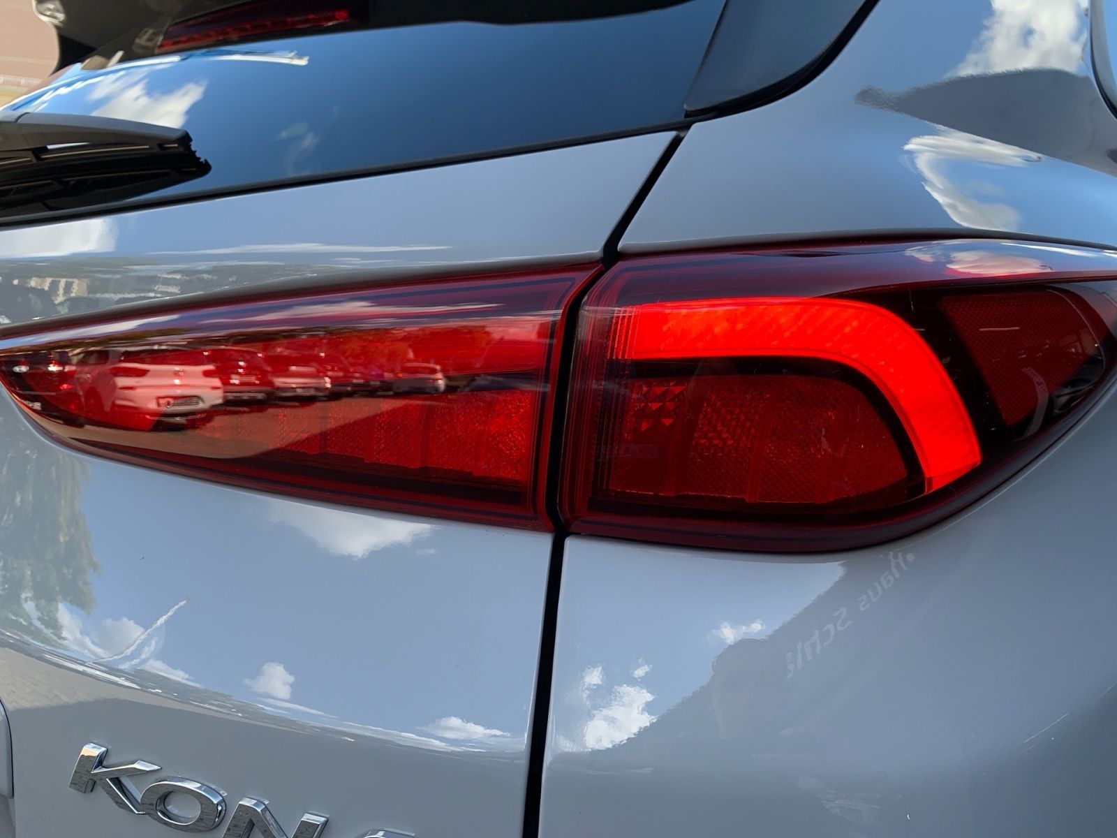 Fahrzeugabbildung Hyundai KONA 1.6 T-GDI 7-DCT Prime Leder Schiebedach