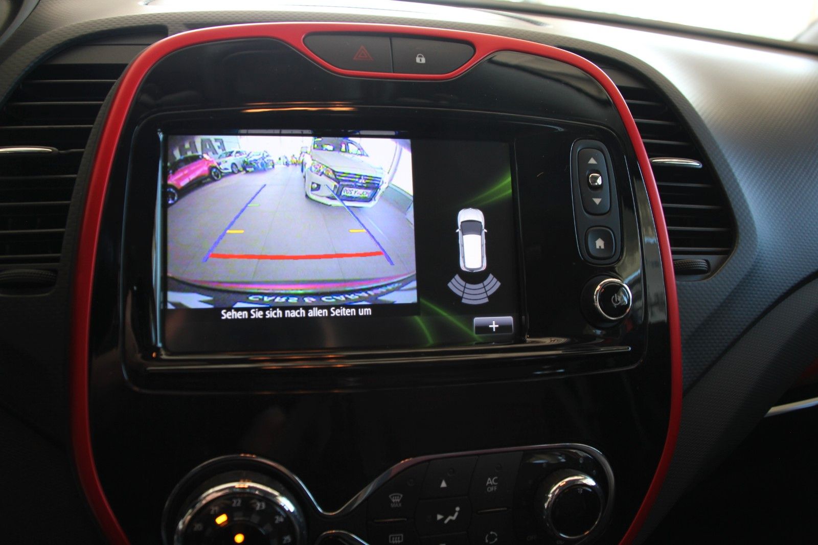 Fahrzeugabbildung Renault Captur Helly Hansen