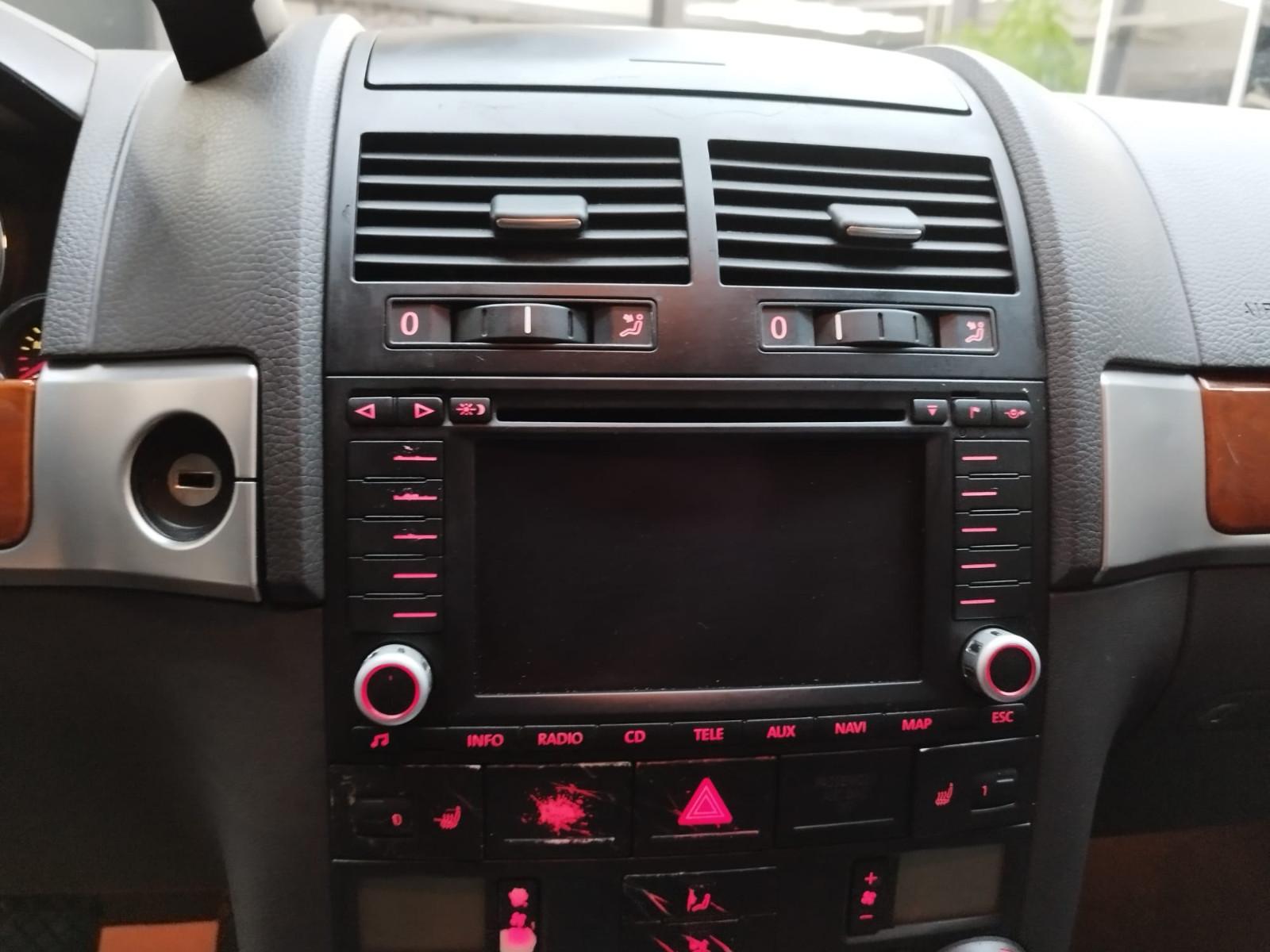 Volkswagen Touareg 2005 — photo 27