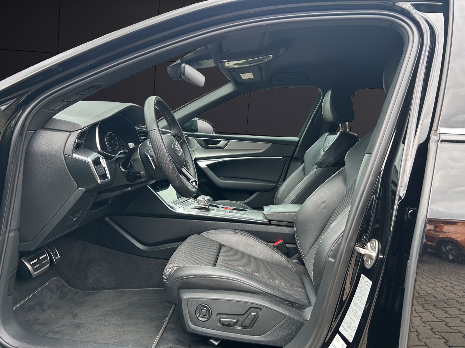 Fahrzeugabbildung Audi A6 Avant 40 TDI quattro sport LED AHK ACC RFK NA