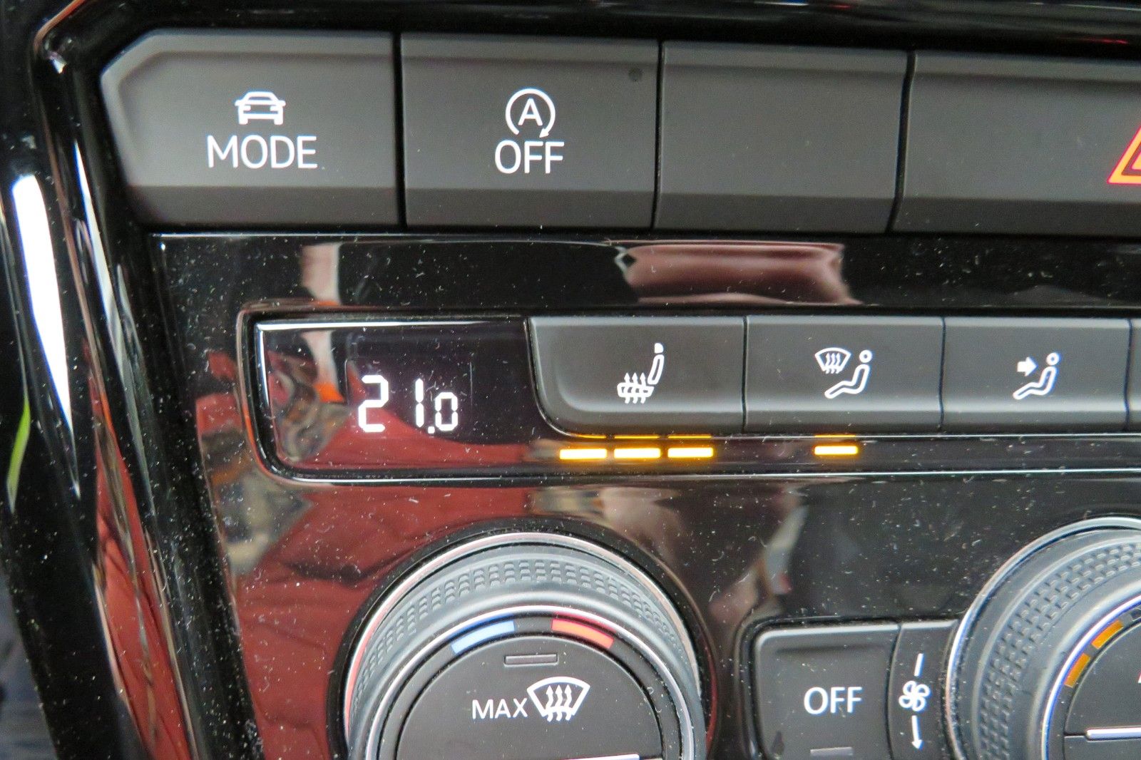 Fahrzeugabbildung Volkswagen T-Roc Sport DSG NAVI 18`SITZH. PDC DIGITAL-COCKP