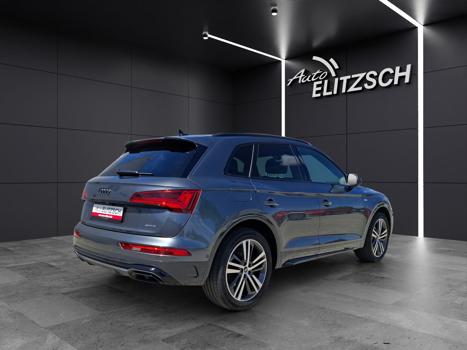 Fahrzeugabbildung Audi Q5 45 TFSI S-Line quattro S-tronic STH Matrix AH