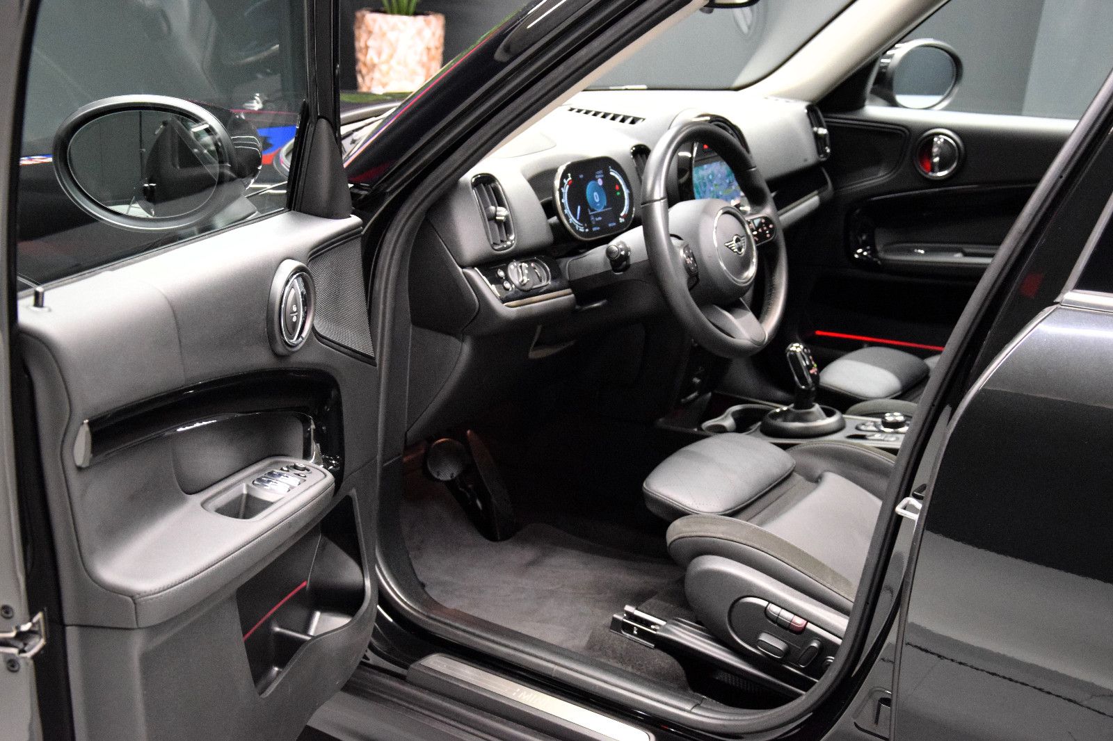 Fahrzeugabbildung MINI Countryman Cooper Classic Trim Premium Plus LED