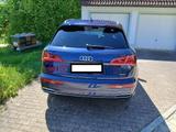 Audi Q5 40 TDI S tronic quattro sport S line - Audi Q5 mit Diesel-Antrieb: Blau, Ambiente-Beleuchtung